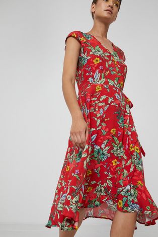 Kopertowa sukienka damska w roślinny wzór czerwona