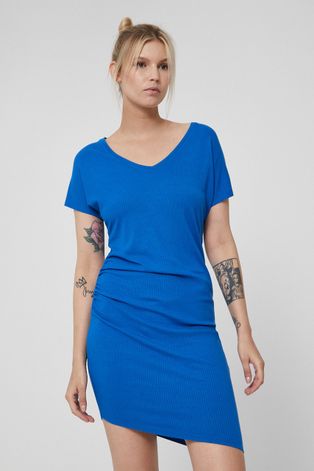 Asymetryczna sukienka damska z marszczeniami niebieska