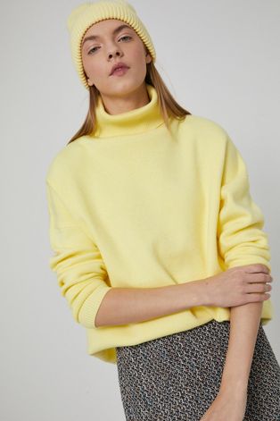 Sweter z golfem damski żółty