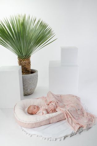 Кокон для младенцев Jamiks цвет розовый