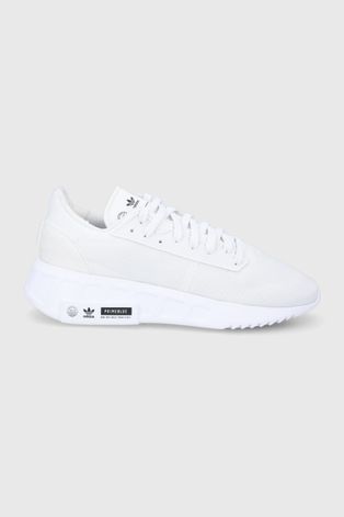 Обувки adidas Originals Deodiver Primeblue в бяло