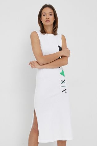 Памучна рокля Armani Exchange в бяло среднодълъг модел със стандартна кройка