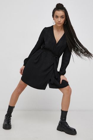 Šaty Superdry čierna farba, mini, áčkový strih