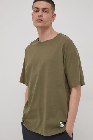 Памучна тениска OCAY в зелено с изчистен дизайн