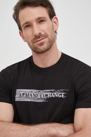 Памучна тениска Armani Exchange в черно с апликация