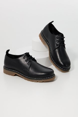 Кожени половинки обувки Answear Lab дамско в черно с платформа
