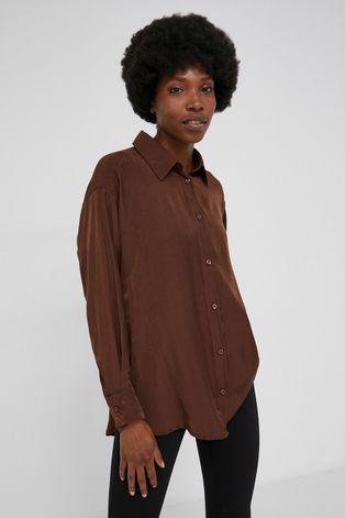Answear Lab Koszula damska kolor brązowy relaxed z kołnierzykiem klasycznym