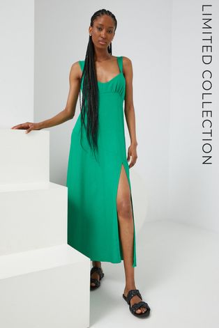 Рокля Answear Lab x limited festival collection BE BRAVE в зелено среднодълъг модел със стандартна кройка