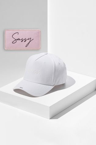 Шапка с козирка Next generation headwear в бяло с апликация