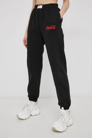 Local Heroes Spodnie x Coca Cola damskie kolor czarny gładkie