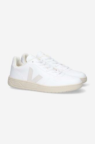 Veja on sale v10 metallic