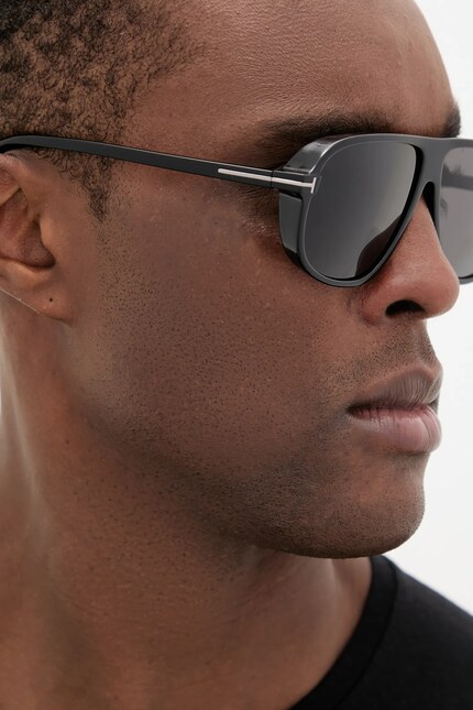 Солнцезащитные очки Tom Ford цвет чёрный FT1208-N_6101A | ANSWEAR.ua