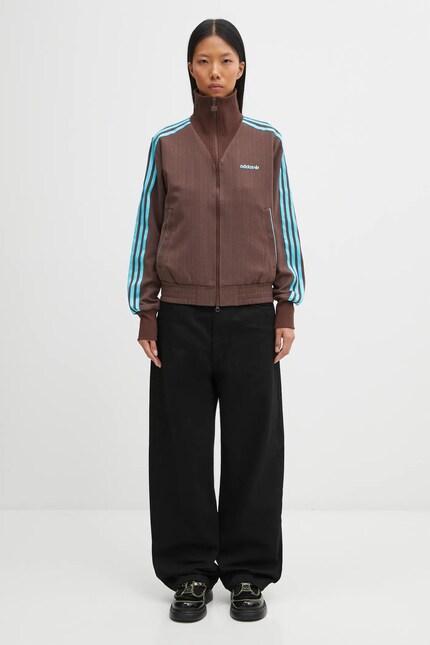 Кофта adidas Originals Tailored Tt цвет коричневый с аппликацией