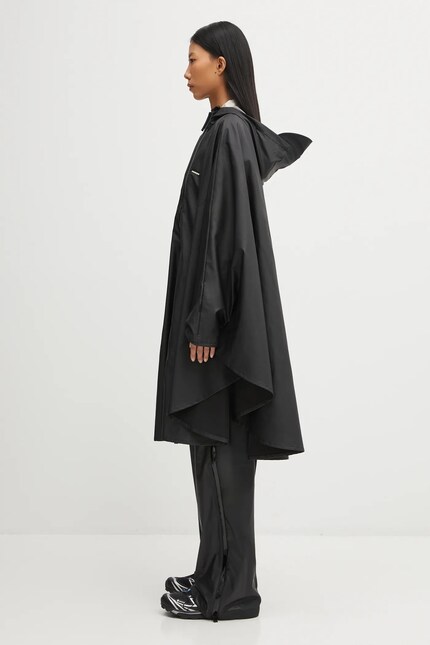 Rains cape Rains x Umbro black color 20800.01 at PRM US