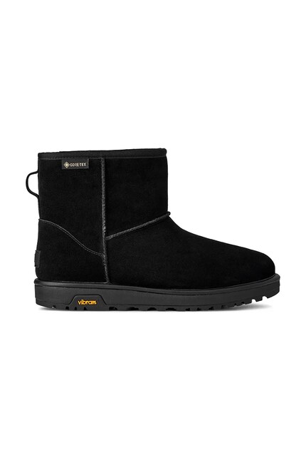 Замшевые сапоги UGG Classic Mini GTX цвет чёрный 1171150.BLK