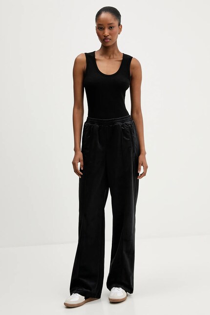 adidas Originals velour sweatpants Velvet Tp PRM EU