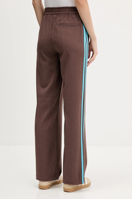 yun adidas Originals pantaloni de trening Tailored Pants culoarea maro