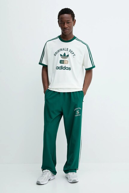 Хлопковая футболка adidas Originals OG Dept Tee цвет бежевый с Хлопковая футболка adidas Originals OG Dept Tee цвет бежевый с