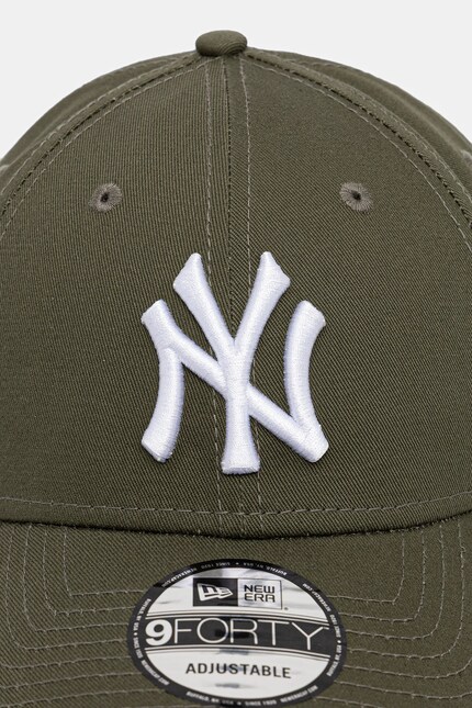 New Era MLB 9FORTY New York Yankees Cap Khaki 80636010 at PRM US