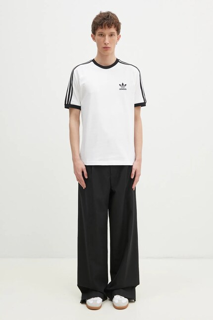 Хлопковая футболка adidas Originals 3-Stripes цвет белый узорная