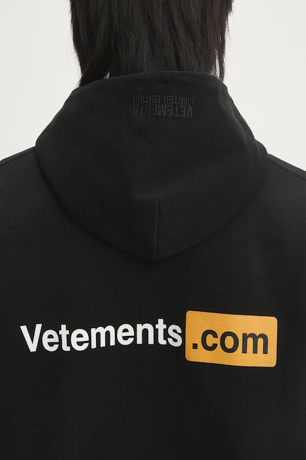 VETEMENTS sweatshirt Vetements.Com Oversized black color hooded VETEMENTS sweatshirt Vetements.Com Oversized black color hooded