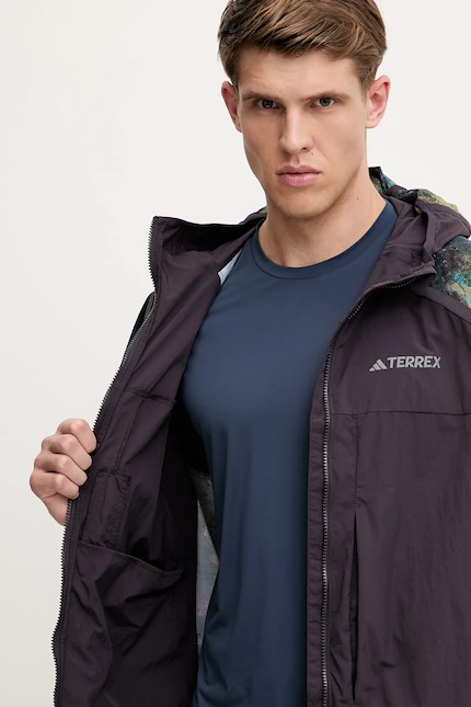 Куртка outdoor adidas TERREX x National Geographic цвет фиолетовый Куртка outdoor adidas TERREX x National Geographic цвет фиолетовый