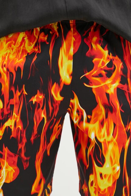 Хлопковые шорты VETEMENTS Fire цвет чёрный UA66SS400X на PRM