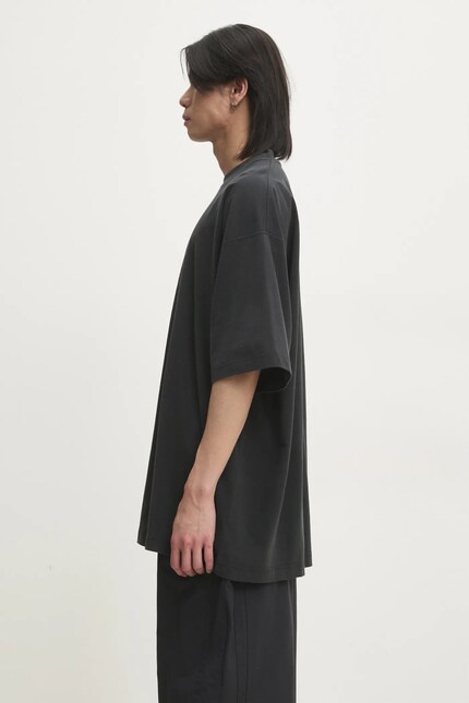 vetements Tシャツ T-shirt VETEMENTS Black '.Com' T-Shirt UA66TR750B | FLEXDOG