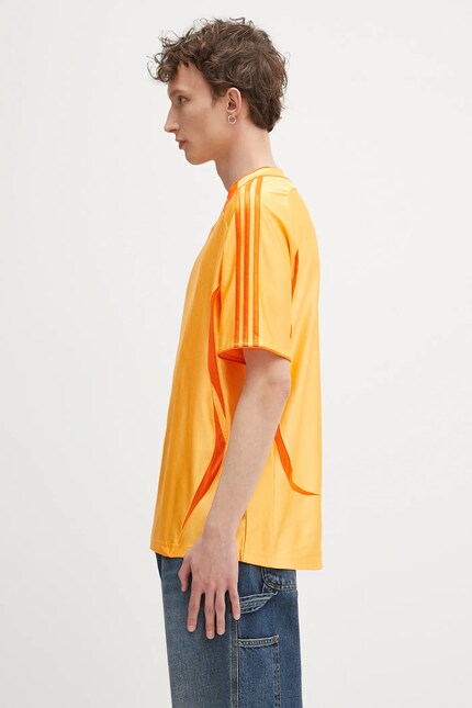 adidas Originals t-shirt 2000 T-shirt orange color with an