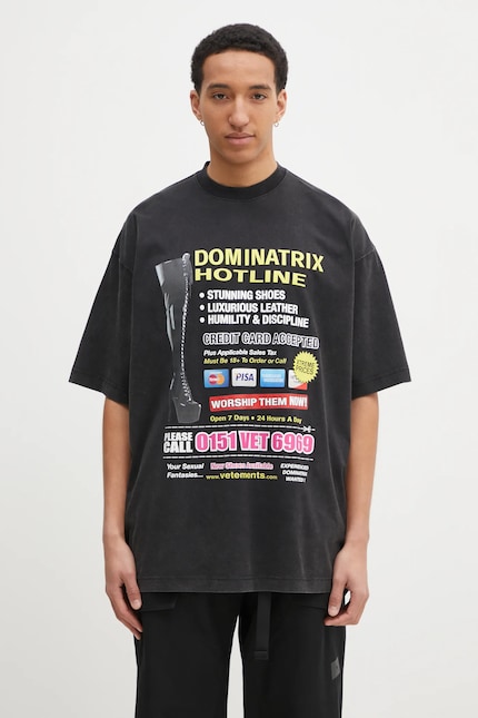 VETEMENTS cotton t-shirt Dominatrix Hotline Oversized black color VETEMENTS cotton t-shirt Dominatrix Hotline Oversized black color