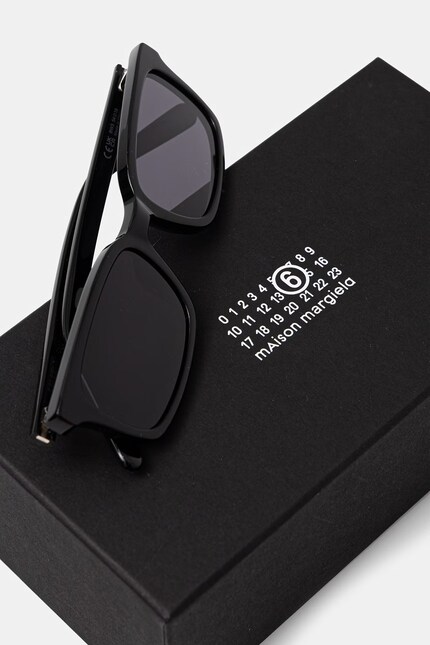 MM6 Maison Margiela LUNETTES 5 black sunglasses black IRFI at PRM US