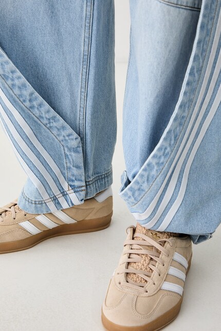 adidas Originals джинсы loose для женщин голубые KY5188 | ANSWEAR.ua