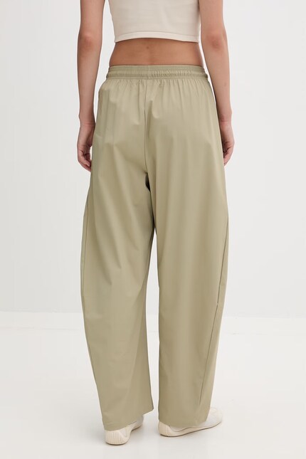 adidas джоггери жіночі x Z.N.E зелені high waist KD8481 | ANSWEAR.ua
