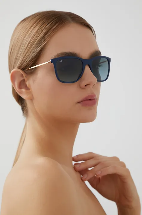 Sunčane naočale Ray-Ban za žene, boja: plava