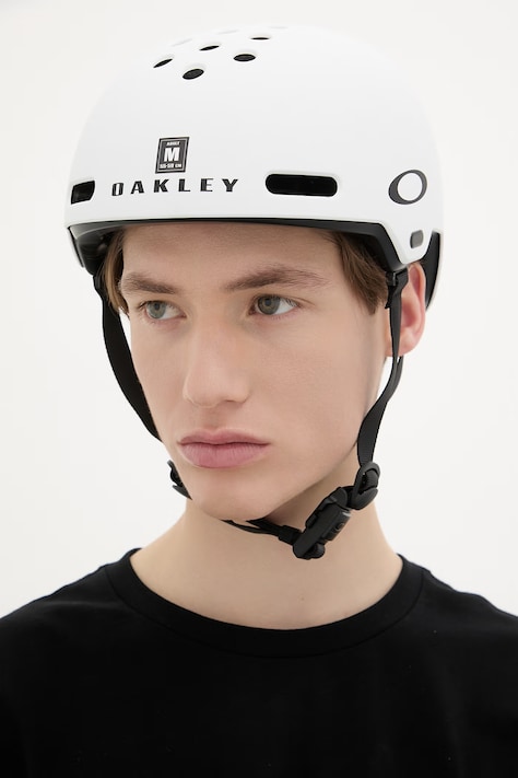 Oakley шолом білий FOS901917