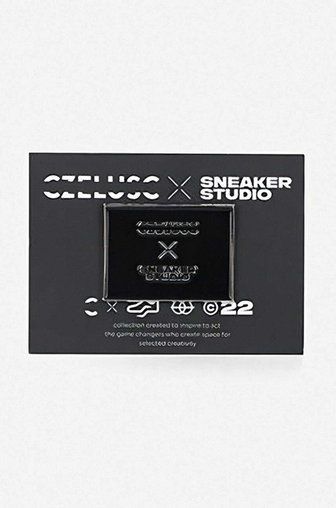 Bedž SneakerStudio x Czeluść PIN.COLLAB.SSXCZ-black