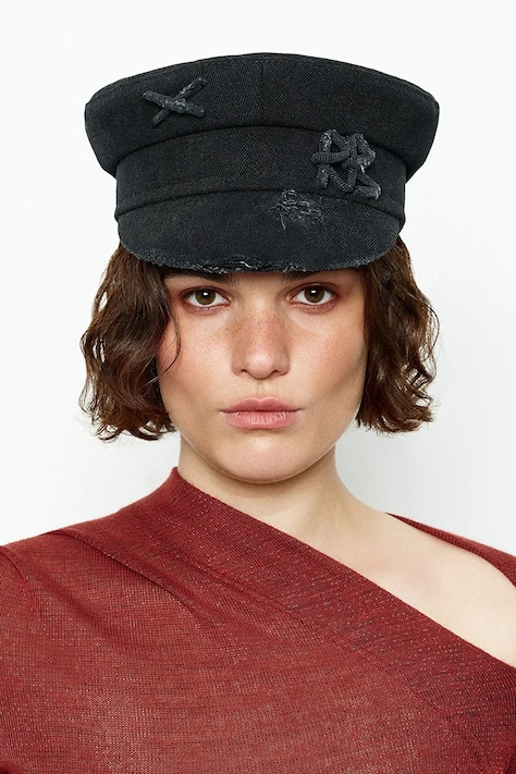 Căciulă pentru femei Ruslan Baginskiy Distressed Denim Baker Boy Cap neagră KPC033-C-JNS-PRV-JNSRB
