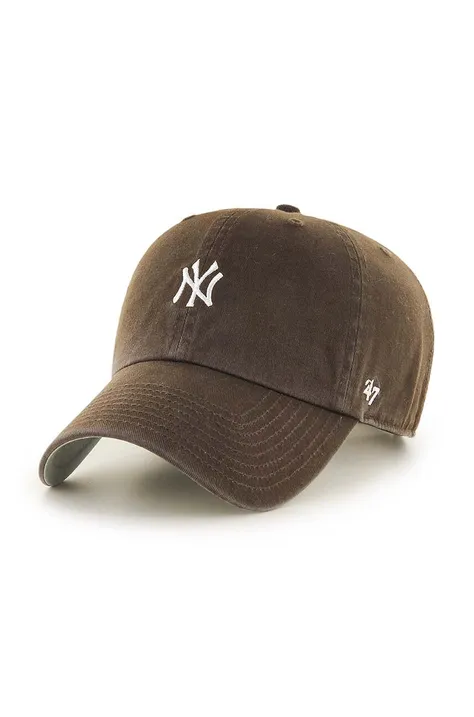 Памучна шапка с козирка 47brand MLB New York Yankees в кафяво с апликация