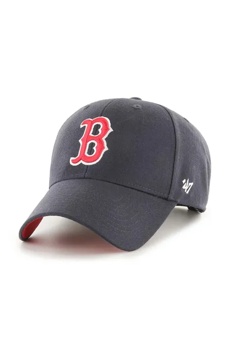 Памучна шапка с козирка 47brand MLB Boston Red Sox в тъмносиньо с апликация