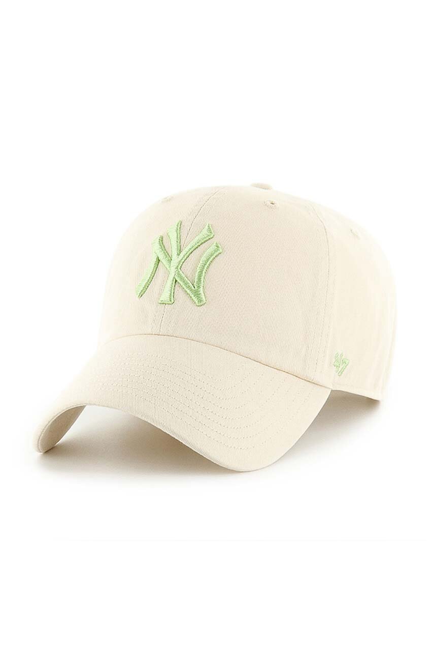 Шапка с козирка 47 brand MLB New York Yankees в бежово с апликация B-NLRGW17GWS-NTO