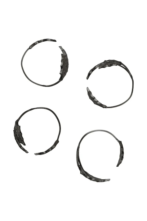 Ferm Living Zestaw obrączek do serwetek świąteczny mosiężny 4-pack Holly Leaf 1104271780