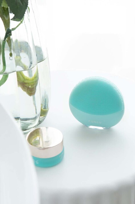 Двосторонній масажер для очищення шкіри обличчя FOREO LUNA™ 4 Mini — фото 5