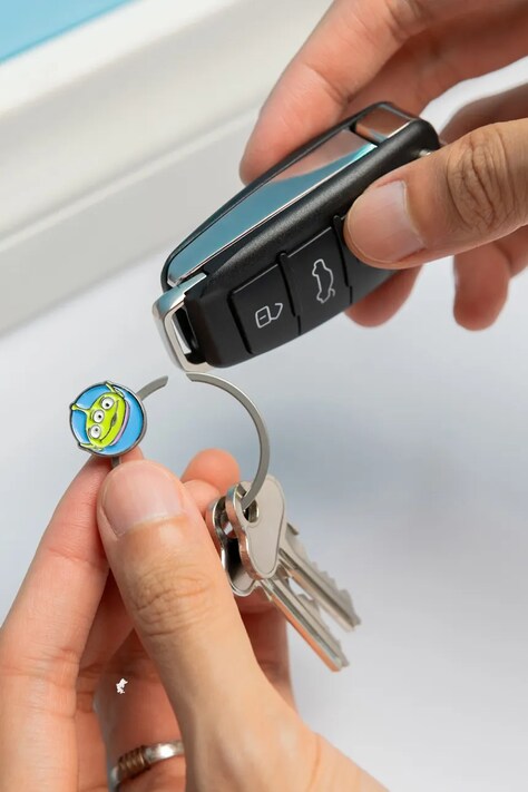 Orbitkey pierścień do kluczy Alien kolor multicolor