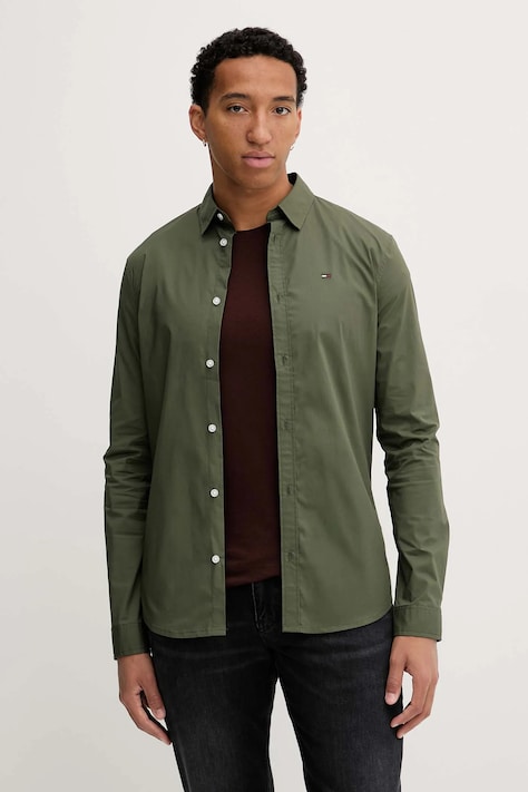 Риза Tommy Jeans в тъмносиньо с кройка по тялото с класическа яка DM0DM04405