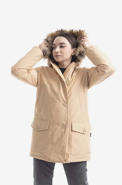 Пухено яке Woolrich Arctic в бежово със зимна изолация