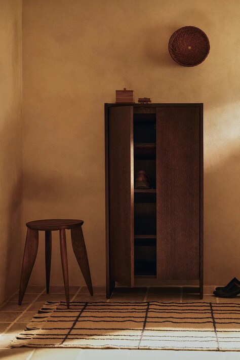 Ferm Living столик з горіхового дерева 45 x 42 x 42 cm — фото 2