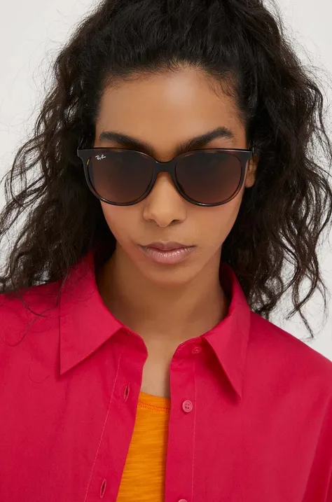 Γυαλιά ηλίου Ray-Ban γυναικεία, χρώμα: καφέ