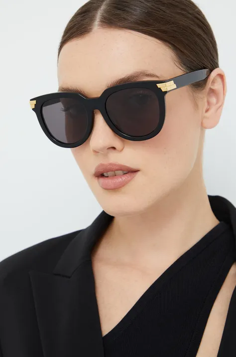 Солнцезащитные очки Bottega Veneta женские цвет чёрный