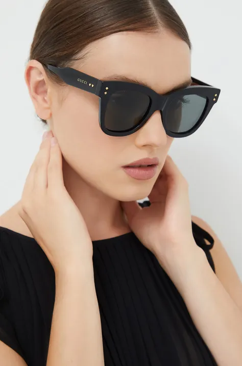 Сонцезахисні окуляри Gucci жіночі колір чорний