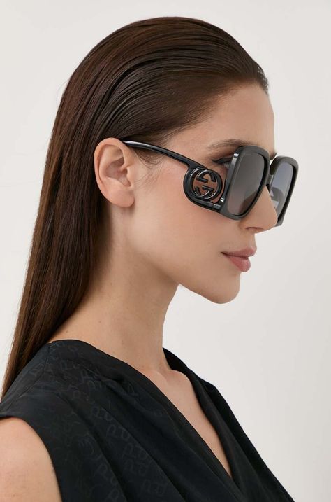 Сонцезахисні окуляри Gucci жіночі колір чорний